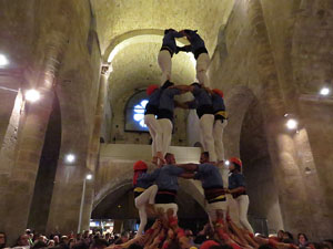 Fires 2018. Els Castells de Vig&iacute;lia al monestir de Sant Pere de Galligants, amb els Marrecs de Salt i la Colla Castellera Esperxats 