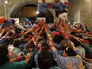 Fires 2018. Els Castells de Vig&iacute;lia al monestir de Sant Pere de Galligants, amb els Marrecs de Salt i la Colla Castellera Esperxats 