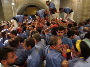 Fires 2018. Els Castells de Vig&iacute;lia al monestir de Sant Pere de Galligants, amb els Marrecs de Salt i la Colla Castellera Esperxats 