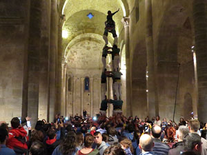 Fires 2018. Els Castells de Vig&iacute;lia al monestir de Sant Pere de Galligants, amb els Marrecs de Salt i la Colla Castellera Esperxats 