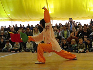 Fires 2018. Dansa del lle&oacute; (Wu Shi) a la pla&ccedil;a Miquel de Palol
