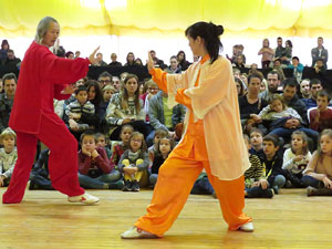 Fires 2018. Dansa del lle&oacute; (Wu Shi) a la pla&ccedil;a Miquel de Palol
