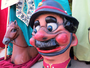 Fires 2018. 37a. Trobada de Gegants de Fires de Sant Narc&iacute;s. La plantada