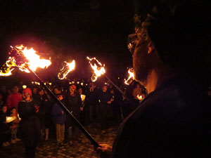 Fires 2018. Espectacle de foc i m&uacute;sica Llumin&agrave;ries de Fires, a c&agrave;rrec de Taller de Magn&egrave;sia i Els Berros de la Cort