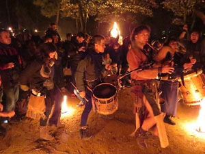 Fires 2018. Espectacle de foc i m&uacute;sica Llumin&agrave;ries de Fires, a c&agrave;rrec de Taller de Magn&egrave;sia i Els Berros de la Cort