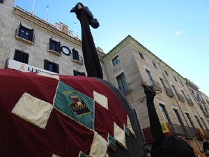 Fires 2018. Passejada de Fires de la Mula Baba i representaci&oacute; de titelles