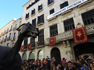 Fires 2018. Passejada de Fires de la Mula Baba i representaci&oacute; de titelles