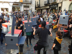 Fires 2018. Passejada de Fires de la Mula Baba i representaci&oacute; de titelles