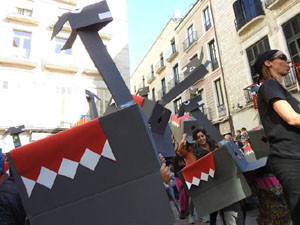 Fires 2018. Passejada de Fires de la Mula Baba i representaci&oacute; de titelles