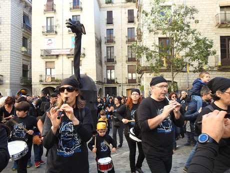 Fires 2018. Passejada de Fires de la Mula Baba i representaci&oacute; de titelles