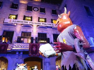 Fires 2018. Preg&oacute; de Fires. Entrada i ballades de capgrossos, gegants i far&agrave;ndula a la pla&ccedil;a del Vi