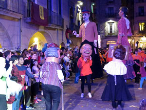 Fires 2018. Preg&oacute; de Fires. Entrada i ballades de capgrossos, gegants i far&agrave;ndula a la pla&ccedil;a del Vi