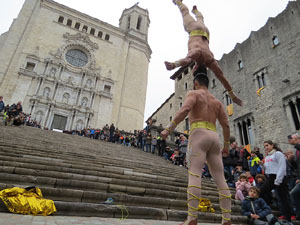 R&egrave;cord Guinness de pujar esglaons cap en cap a les escales de la Catedral