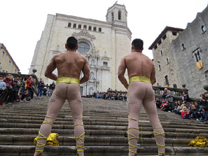 R&egrave;cord Guinness de pujar esglaons cap en cap a les escales de la Catedral