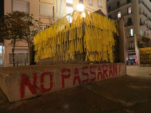 Manifestaci&oacute; antifeixista per un acte pol&iacute;tic de la plataforma Borb&ograve;nia amb el suport de Vox, a la pla&ccedil;a de l'U d'octubre del 2017