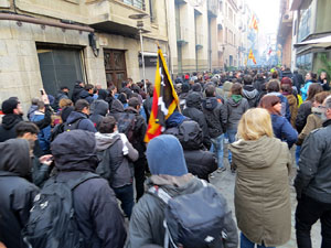 Manifestaci&oacute; antifeixista per un acte pol&iacute;tic de la plataforma Borb&ograve;nia amb el suport de Vox, a la pla&ccedil;a de l'U d'octubre del 2017