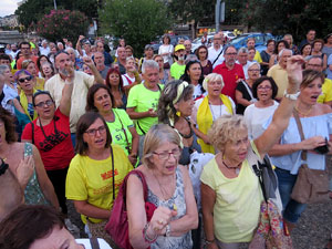 Mural de fotografies pels 10 mesos de l�empresonament de Jordi Cuixart i Jordi S&agrave;nchez