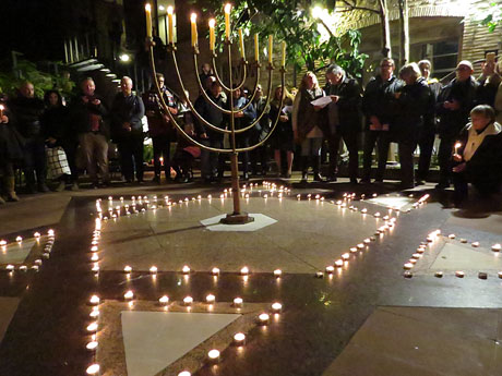 Nadal 2018 a Girona. Encesa de les llums de Hanukk&agrave; al pati dels Rabins