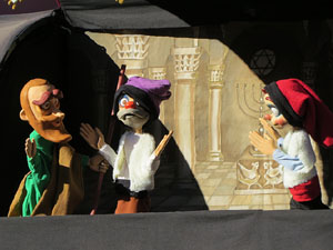 Nadal 2018 a Girona. Els Pastorets de la Mula Baba a la pla&ccedil;a del Pallol