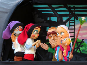 Nadal 2018 a Girona. Els Pastorets de la Mula Baba a la pla&ccedil;a del Pallol