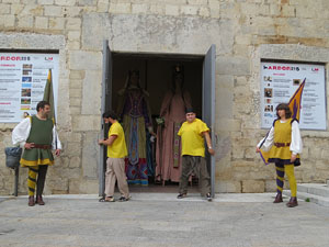 Fires de Sant Narc&iacute;s 2018. Toc de rams. Canvi dels rams de flors de les gegantes de Girona