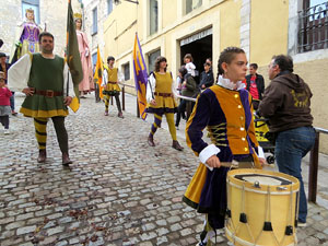Fires de Sant Narc&iacute;s 2018. Toc de rams. Canvi dels rams de flors de les gegantes de Girona