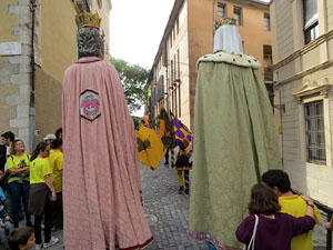 Fires de Sant Narc&iacute;s 2018. Toc de rams. Canvi dels rams de flors de les gegantes de Girona