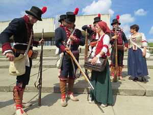 XI Festa Reviu els Setges Napole&ograve;nics de Girona. Cloenda de la recreaci&oacute; al Parc de les Ribes del Ter