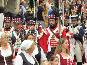 XI Festa Reviu els Setges Napole&ograve;nics de Girona. Desfilada pels carrers de Girona