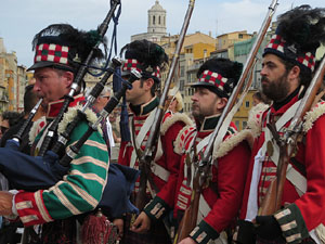 XI Festa Reviu els Setges Napole&ograve;nics de Girona. Desfilada pels carrers de Girona