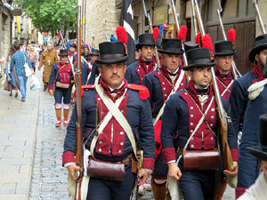 XI Festa Reviu els Setges Napole&ograve;nics de Girona. Desfilada pels carrers de Girona