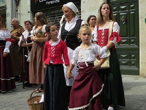 XI Festa Reviu els Setges Napole&ograve;nics de Girona. Desfilada pels carrers de Girona