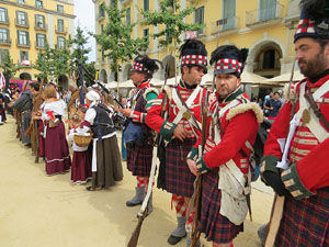 XI Festa Reviu els Setges Napole&ograve;nics de Girona. Presentaci&oacute; a la pla&ccedil;a de la Independ&egrave;ncia