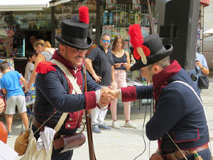 XI Festa Reviu els Setges Napole&ograve;nics de Girona. Presentaci&oacute; a la pla&ccedil;a de la Independ&egrave;ncia