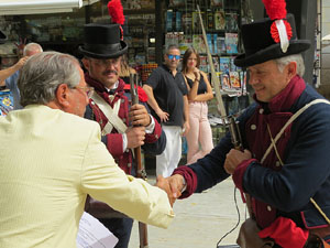 XI Festa Reviu els Setges Napole&ograve;nics de Girona. Presentaci&oacute; a la pla&ccedil;a de la Independ&egrave;ncia