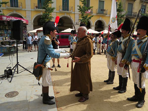 XI Festa Reviu els Setges Napole&ograve;nics de Girona. Presentaci&oacute; a la pla&ccedil;a de la Independ&egrave;ncia