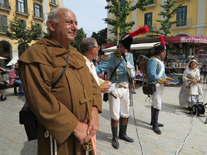 XI Festa Reviu els Setges Napole&ograve;nics de Girona. Presentaci&oacute; a la pla&ccedil;a de la Independ&egrave;ncia