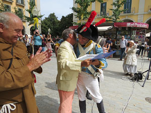 XI Festa Reviu els Setges Napole&ograve;nics de Girona. Presentaci&oacute; a la pla&ccedil;a de la Independ&egrave;ncia
