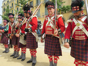 XI Festa Reviu els Setges Napole&ograve;nics de Girona. Presentaci&oacute; a la pla&ccedil;a de la Independ&egrave;ncia