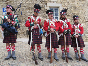 XI Festa Reviu els Setges Napole&ograve;nics de Girona. Presentaci&oacute; a la pla&ccedil;a de Sant Dom&egrave;nec