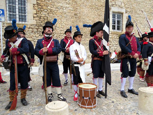 XI Festa Reviu els Setges Napole&ograve;nics de Girona. Presentaci&oacute; a la pla&ccedil;a de Sant Dom&egrave;nec