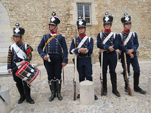 XI Festa Reviu els Setges Napole&ograve;nics de Girona. Presentaci&oacute; a la pla&ccedil;a de Sant Dom&egrave;nec
