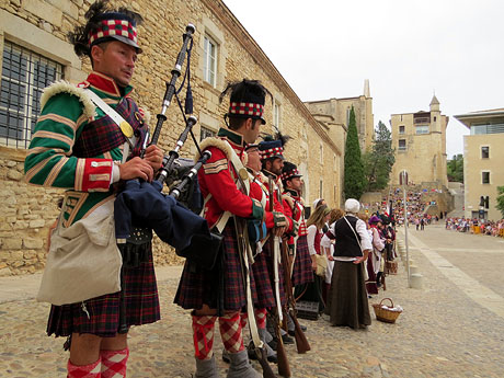 XI Festa Reviu els Setges Napole&ograve;nics de Girona. Presentaci&oacute; a la pla&ccedil;a de Sant Dom&egrave;nec