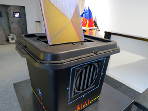 Exposici&oacute; '55 urnes per la Llibertat' a la Fundaci&oacute; Fita, a la Casa de Cultura de Girona