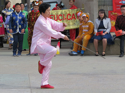 Espectacle de Tai-txi a la pla&ccedil;a de l'1 d'octubre de 2017