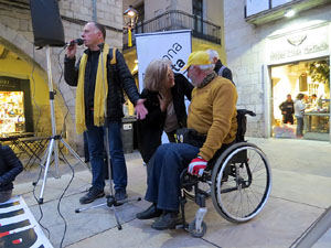 Arribada de Jordi Puig a la pla&ccedil;a del Vi. Rodant fins la Rep&uacute;blica