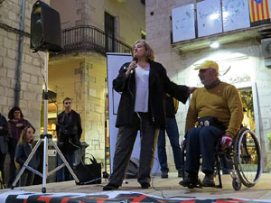 Arribada de Jordi Puig a la pla&ccedil;a del Vi. Rodant fins la Rep&uacute;blica