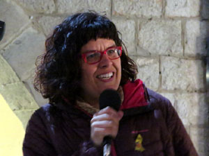 Arribada de Jordi Puig a la pla&ccedil;a del Vi. Rodant fins la Rep&uacute;blica