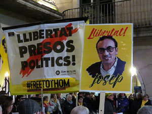 Concentraci&oacute; a la pla&ccedil;a del Vi per la independ&egrave;ncia i la llibertat dels presos pol&iacute;tics