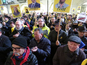 Concentraci&oacute; a la pla&ccedil;a del Vi per la independ&egrave;ncia i la llibertat dels presos pol&iacute;tics